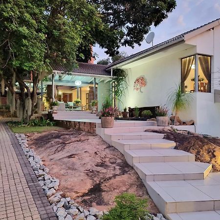 The Coral Tree Hotel Mbombela Екстериор снимка