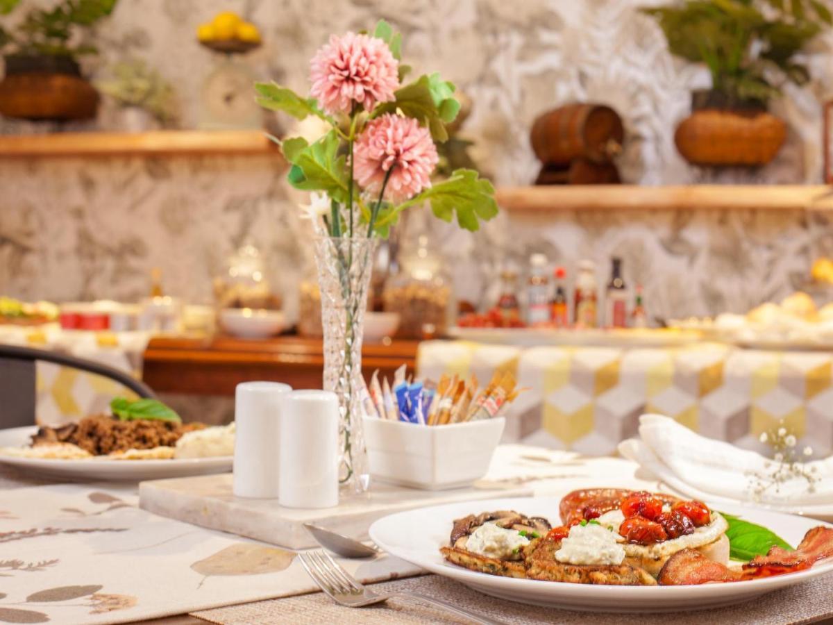 The Coral Tree Hotel Mbombela Екстериор снимка